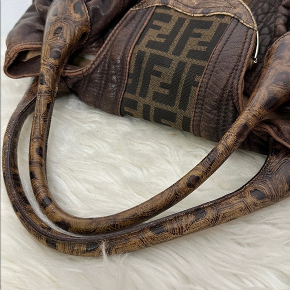 💯Authentic Fendi Zucca FF Spy Handbag🍀 - Picture 14 of 17